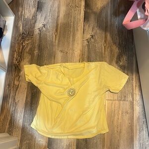 Cute yellow sun t-shirt from hollister! Size small